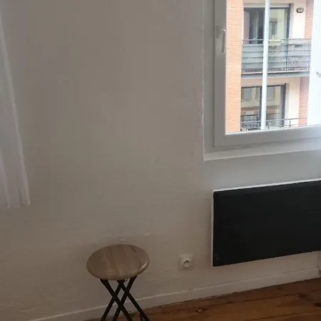 Bright Ideally Located *