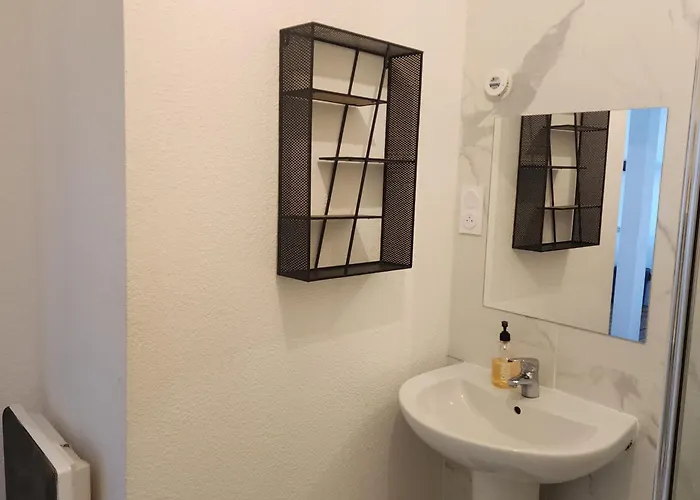 Apartment Bright Ideally Located *